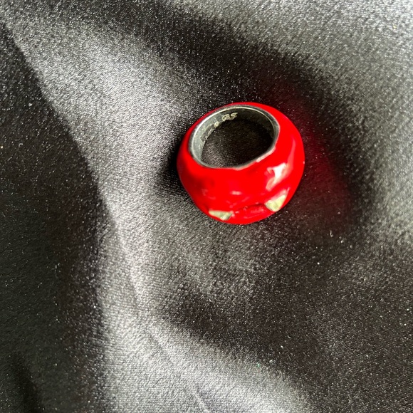 Betsey Johnson Red Vampire Lips Ring - Picture 2 of 2